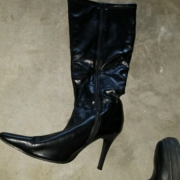 Shoes - Picture 5 of 7